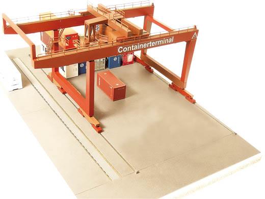 Container terminal (plastic kit)<br /><a href='images/pictures/Tillig/07841.jpg' target='_blank'>Full size image</a>